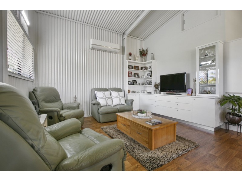 60 HOOD ROAD, Veteran QLD 4570