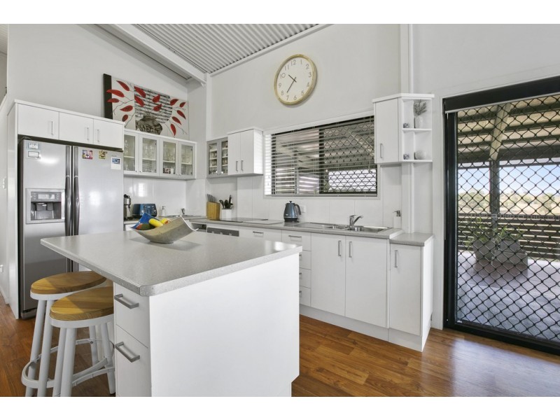 60 HOOD ROAD, Veteran QLD 4570
