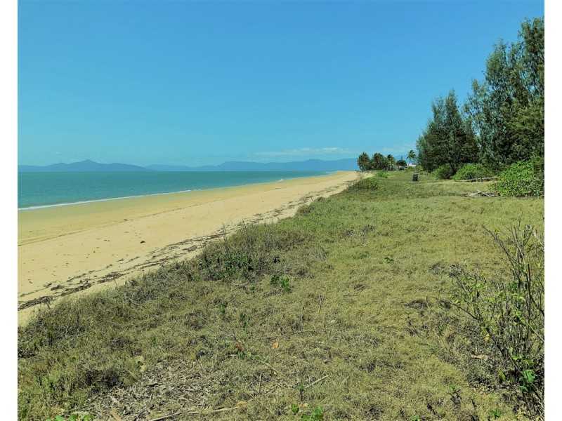 78 TAYLOR STREET, Tully Heads QLD 4854