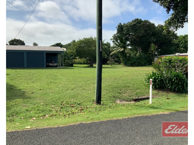 5 BARAKAOAN ROAD, Cowley Beach QLD 4871