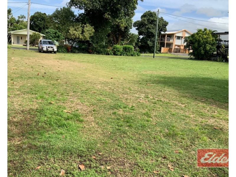 5 BARAKAOAN ROAD, Cowley Beach QLD 4871