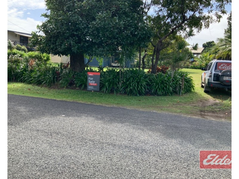 5 BARAKAOAN ROAD, Cowley Beach QLD 4871