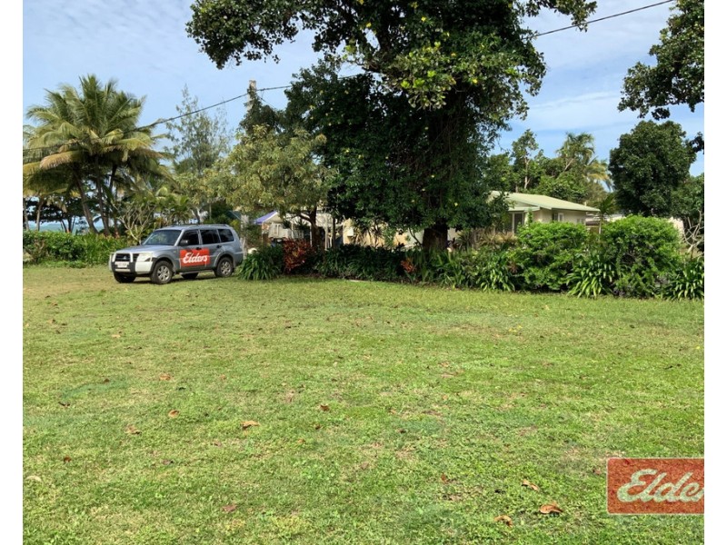 5 BARAKAOAN ROAD, Cowley Beach QLD 4871