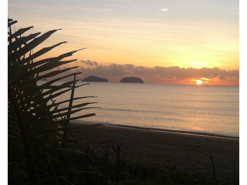 5 BARAKAOAN ROAD, Cowley Beach QLD 4871