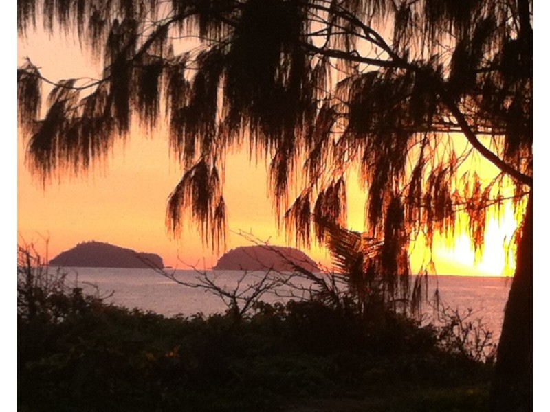 5 BARAKAOAN ROAD, Cowley Beach QLD 4871