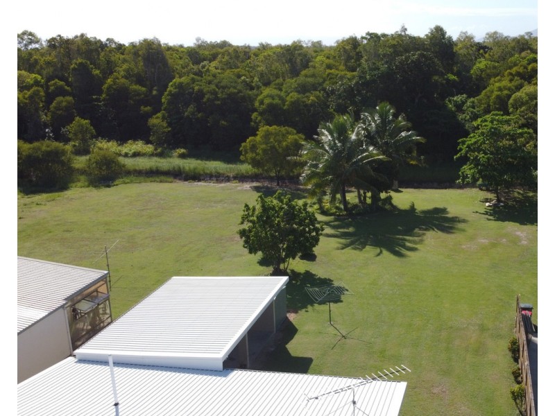 83 TAYLOR STREET, Tully Heads QLD 4854