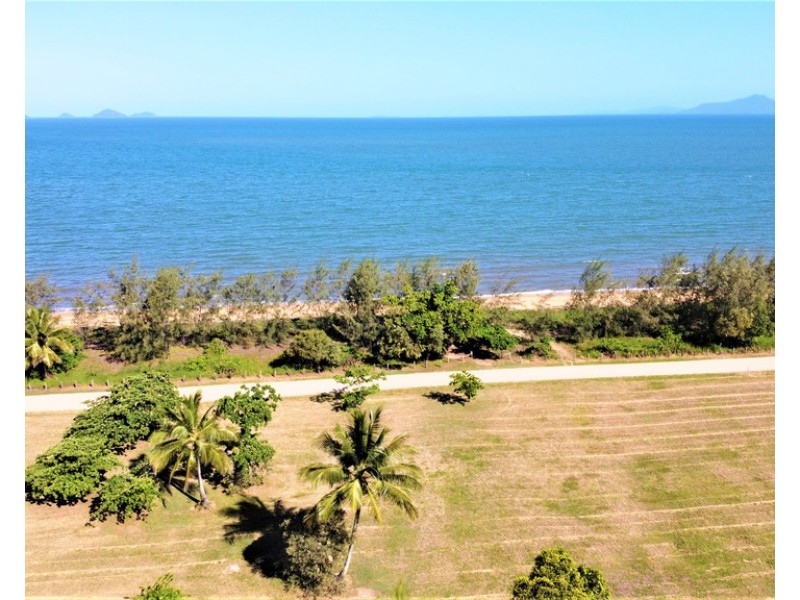83 TAYLOR STREET, Tully Heads QLD 4854