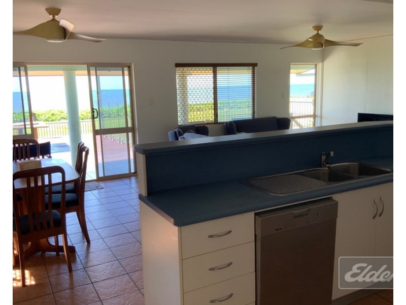 40 ELIZABETH STREET, Flying Fish Point QLD 4860