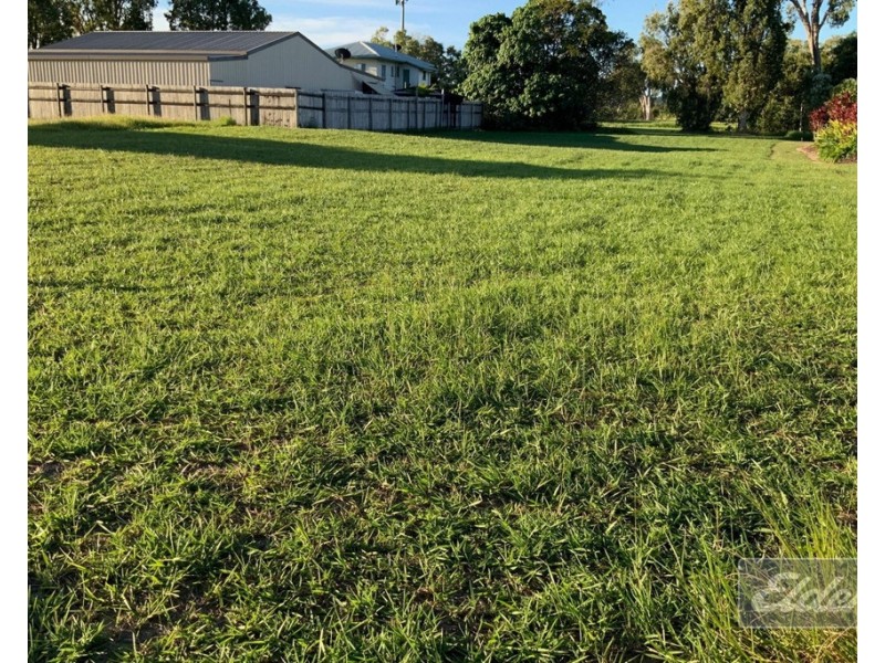 7 AMANDA CRESCENT, Tully Heads QLD 4854