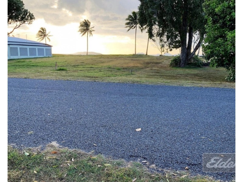 13 TAYLOR STREET, Tully Heads QLD 4854