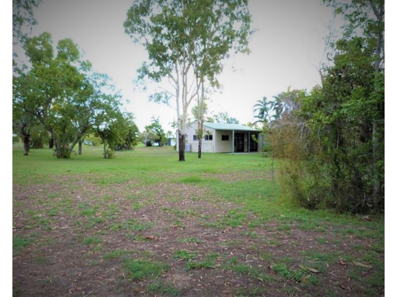 11 PARADISE PALM DRIVE, Tully Heads QLD 4854