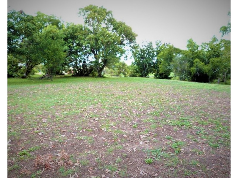 11 PARADISE PALM DRIVE, Tully Heads QLD 4854