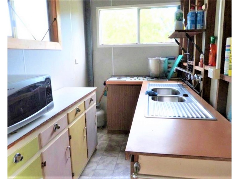 11 PARADISE PALM DRIVE, Tully Heads QLD 4854