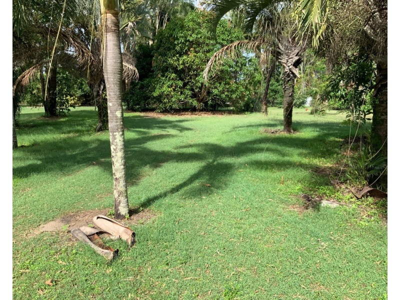 11 PARADISE PALM DRIVE, Tully Heads QLD 4854