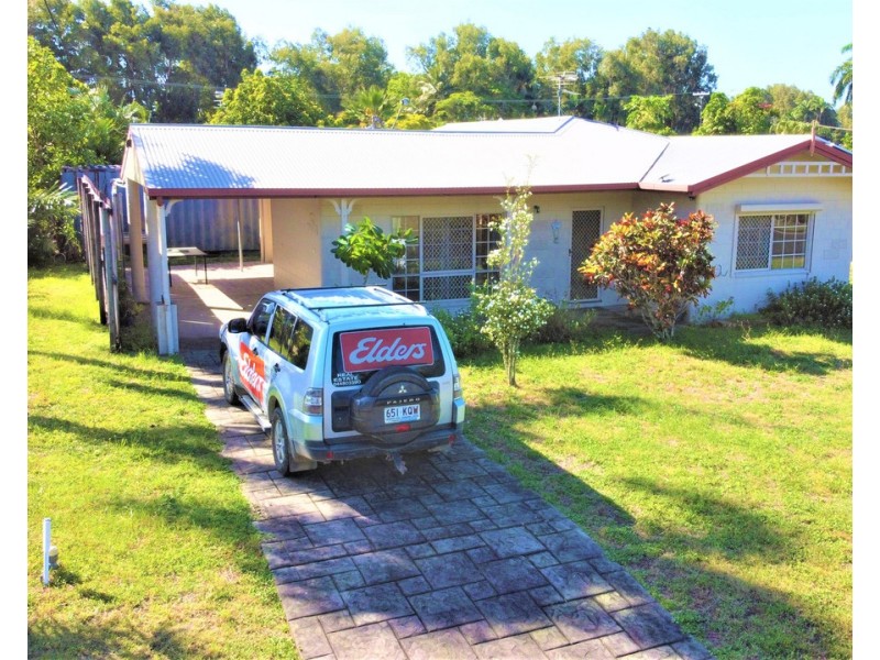 15 CASUARINA STREET, Tully Heads QLD 4854