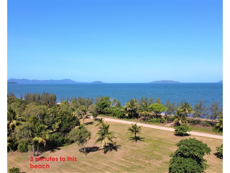 15 CASUARINA STREET, Tully Heads QLD 4854