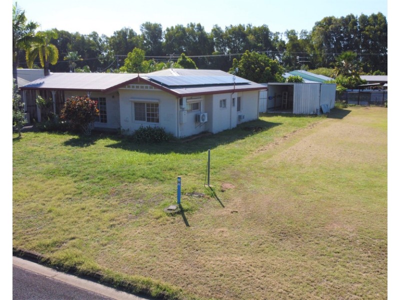 15 CASUARINA STREET, Tully Heads QLD 4854