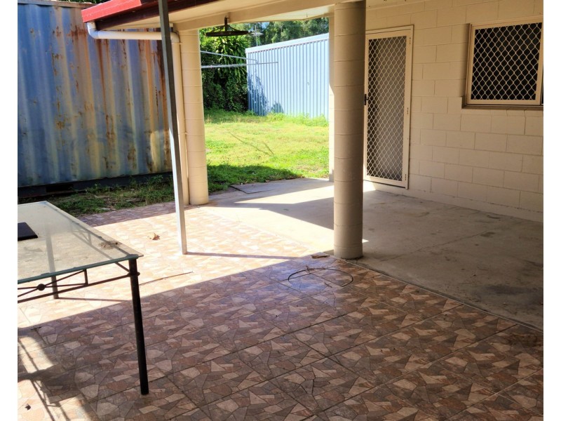 15 CASUARINA STREET, Tully Heads QLD 4854