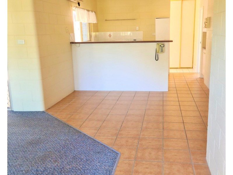 15 CASUARINA STREET, Tully Heads QLD 4854