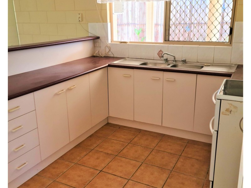15 CASUARINA STREET, Tully Heads QLD 4854