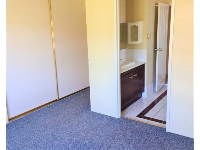 15 CASUARINA STREET, Tully Heads QLD 4854