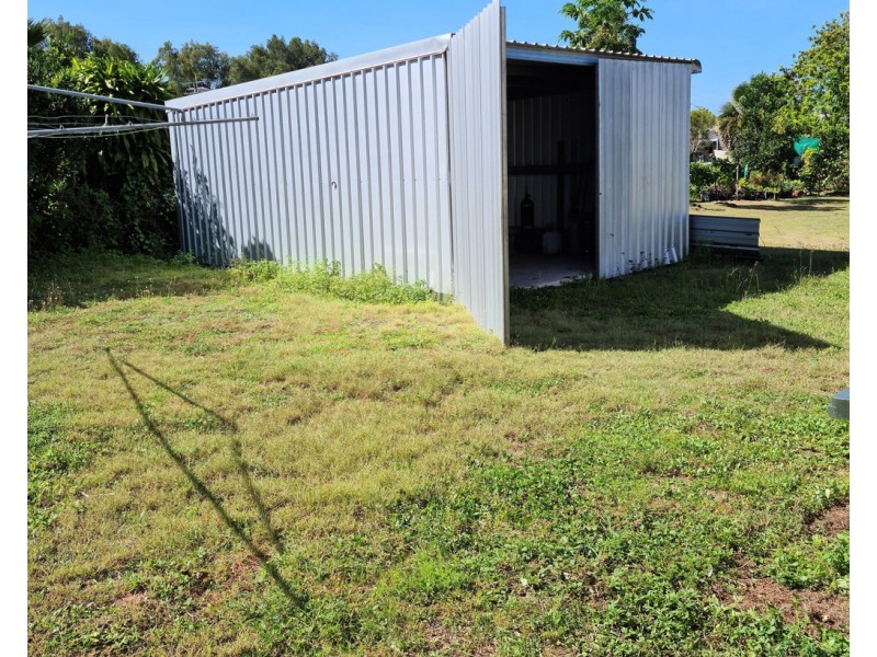 15 CASUARINA STREET, Tully Heads QLD 4854