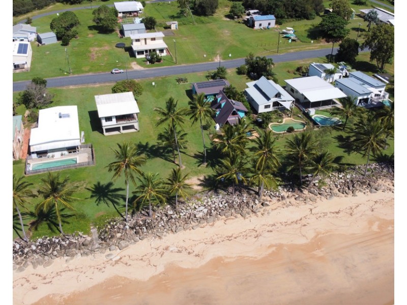 24 TAYLOR STREET, Tully Heads QLD 4854