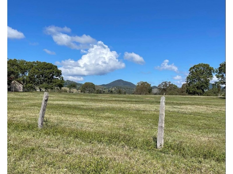 1395 BROADBENT STREET, Glastonbury QLD 4570