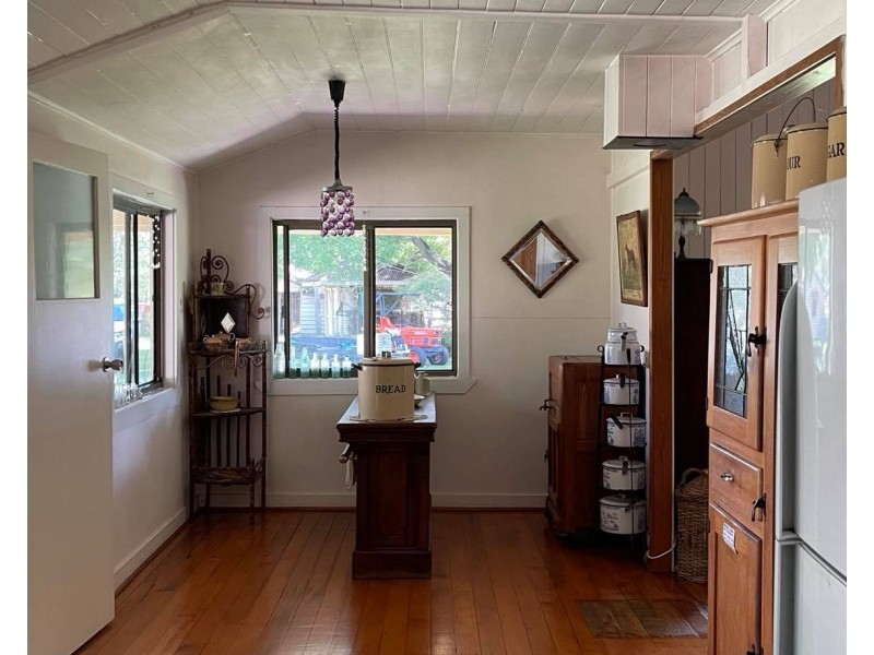 1395 BROADBENT STREET, Glastonbury QLD 4570