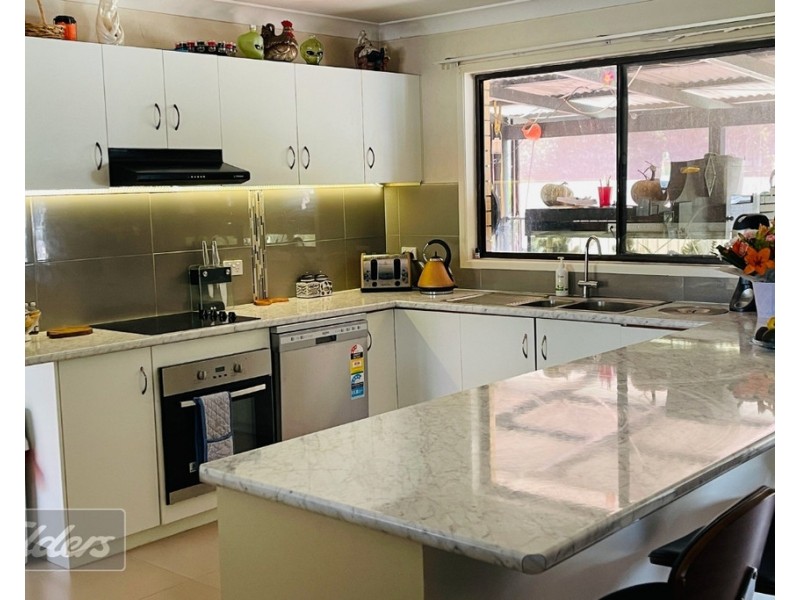 9 PERRY LANE, Southside QLD 4570