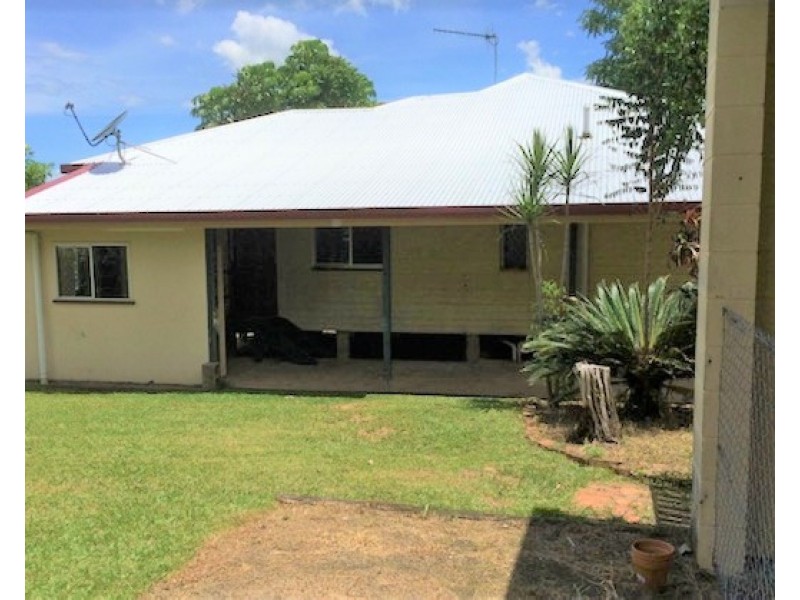 14 Edward Street, Tully QLD 4854