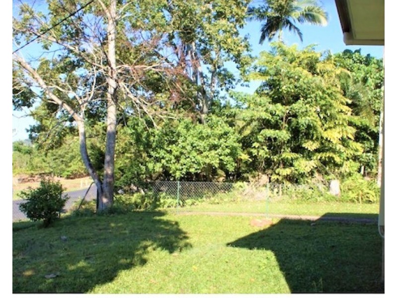 14 Edward Street, Tully QLD 4854