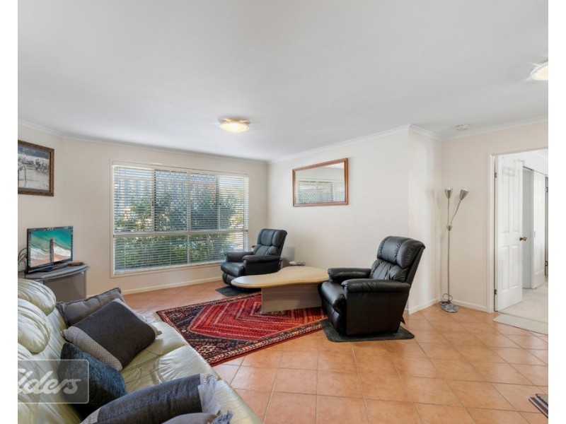 6 MAYFAIR DRIVE, Southside QLD 4570