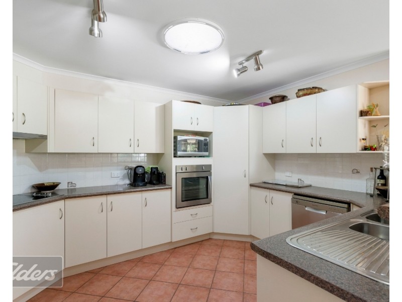 6 MAYFAIR DRIVE, Southside QLD 4570