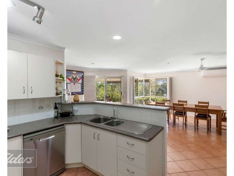 6 MAYFAIR DRIVE, Southside QLD 4570