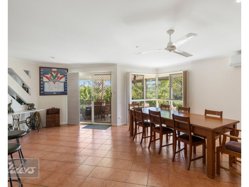 6 MAYFAIR DRIVE, Southside QLD 4570