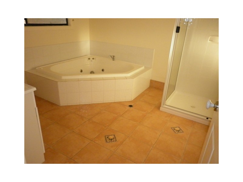 20 Vanguard Crt, Cooloola Cove QLD 4580