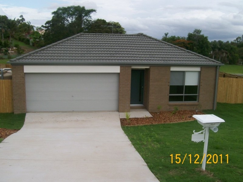 16 Bond Street, Southside QLD 4570