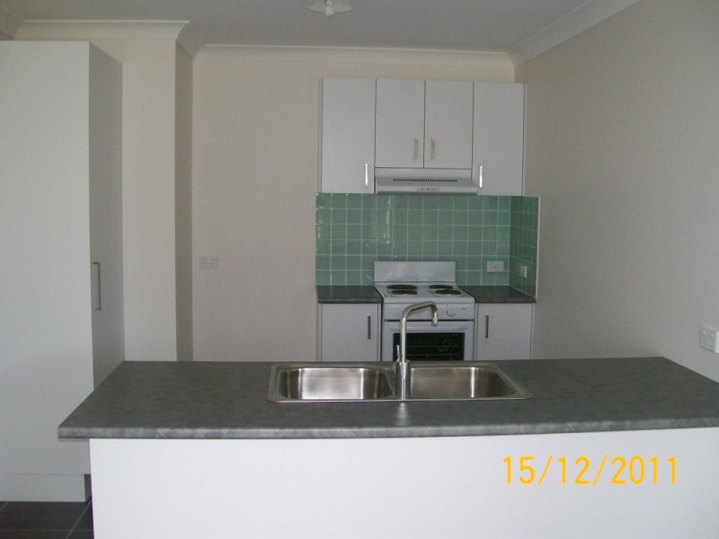 16 Bond Street, Southside QLD 4570