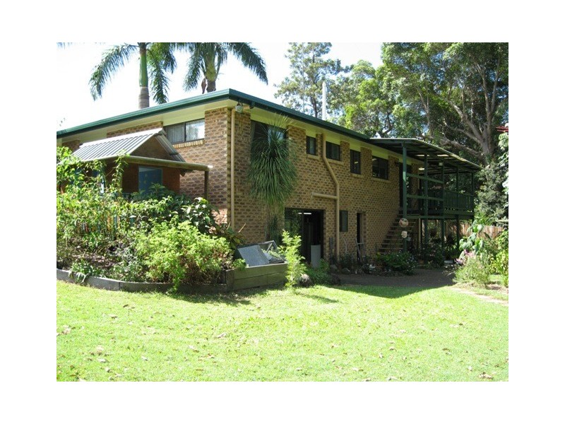 99 Groundwater Rd, Southside QLD 4570