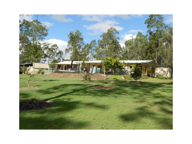 Bells Bridge QLD 4570