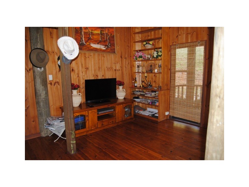 Goomboorian QLD 4570