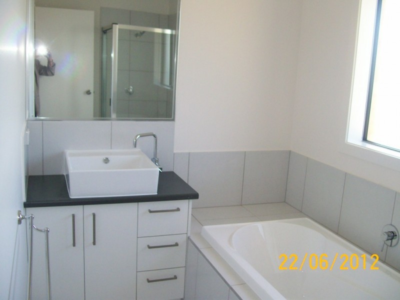 3 majestic Place, Jones Hill QLD 4570