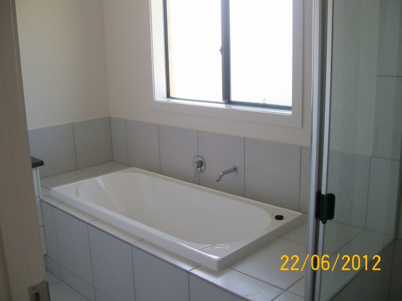 3 majestic Place, Jones Hill QLD 4570