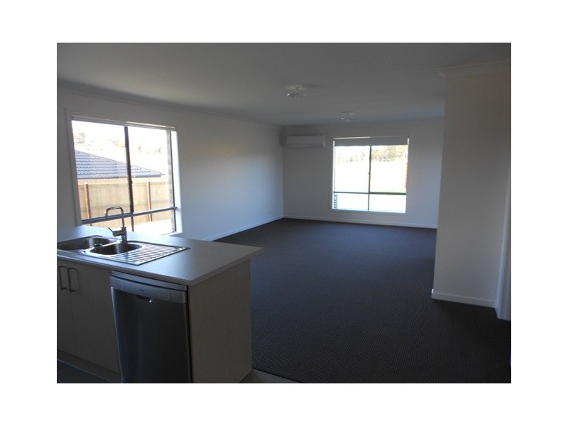 74 Judicial Crt, Jones Hill QLD 4570
