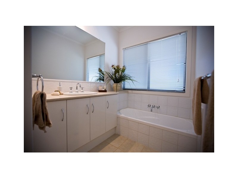 11 Clarke Rd,, Glenwood QLD 4570