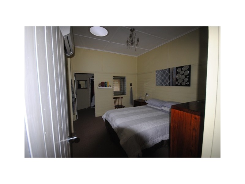 8 James St, Kilkivan QLD 4600