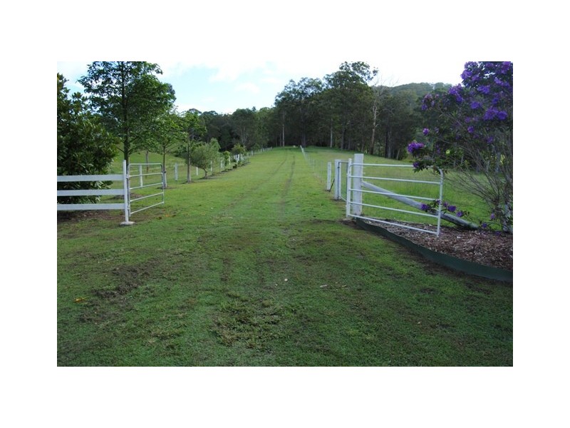 48 Mullins Creek Rd, Goomboorian QLD 4570