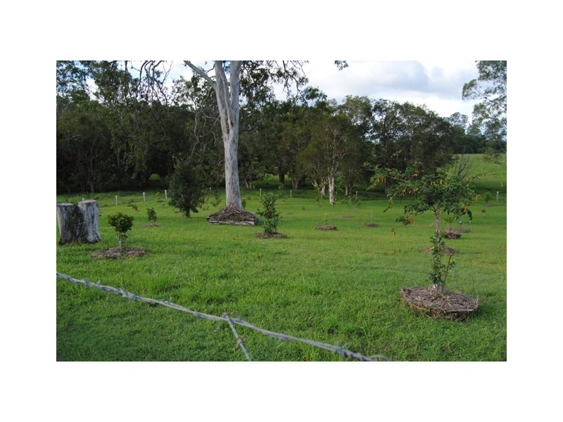 48 Mullins Creek Rd, Goomboorian QLD 4570