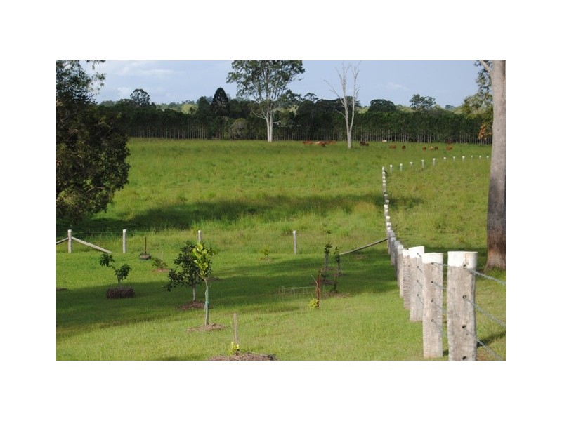 48 Mullins Creek Rd, Goomboorian QLD 4570